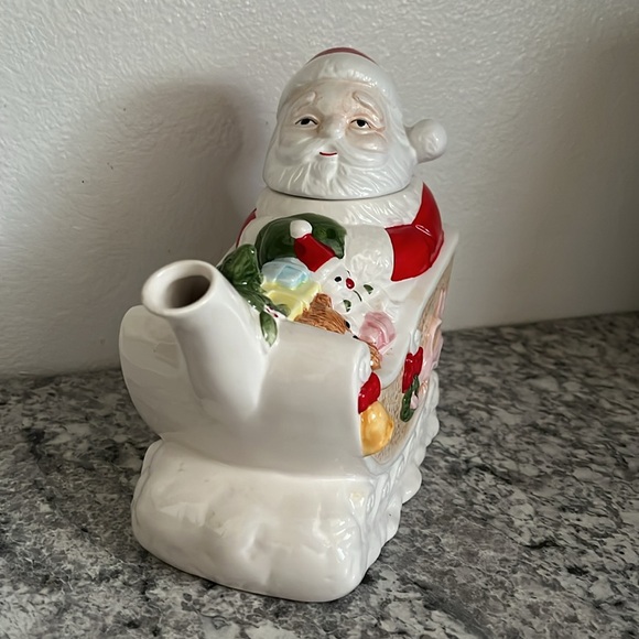 Decorative vintage Santa Clause Teapot - Picture 2 of 4